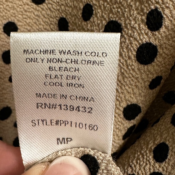 Tan and black flutter sleeve blouse - Picture 3 of 3